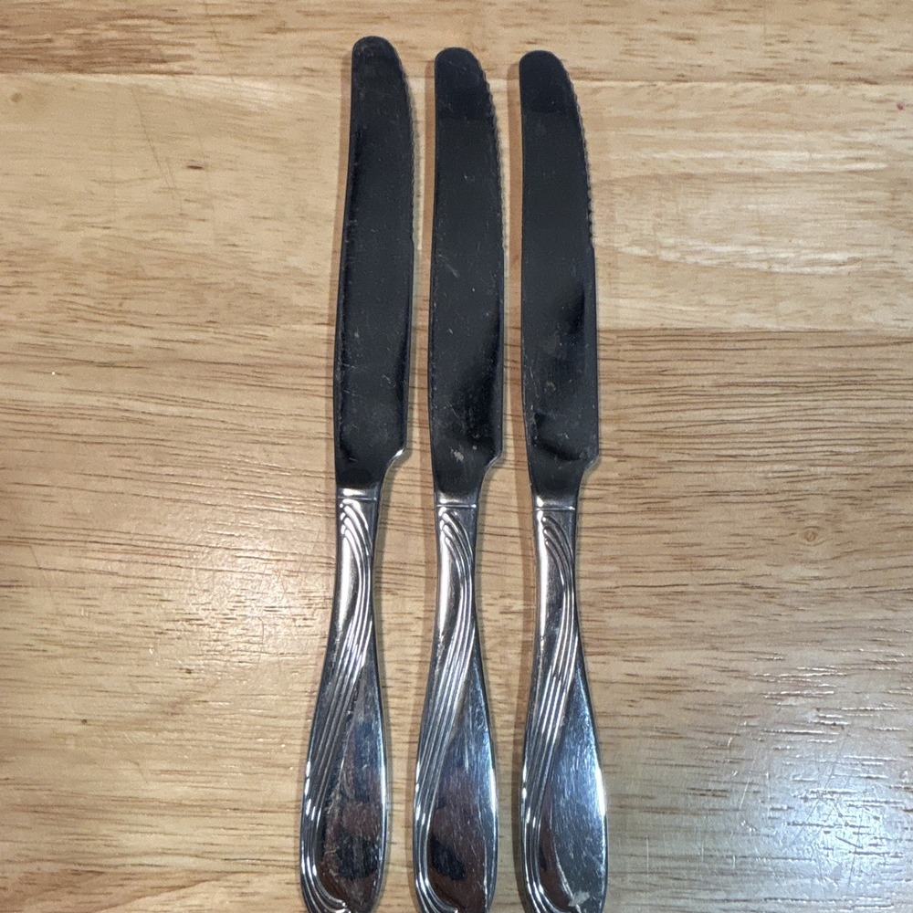 Oneida Camber Cresta Windswept Lot of 3 Beautiful Dinner Knives